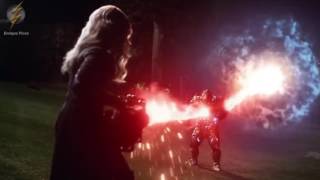 The Flash 3x23 Final De Temporada| Flash vs Savitar batalla final | Savitar Desaparece