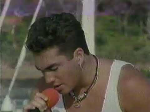 Alejandro Ibarra canta Harto de estrañarte especial de Siempre en domingo en Ixtapa