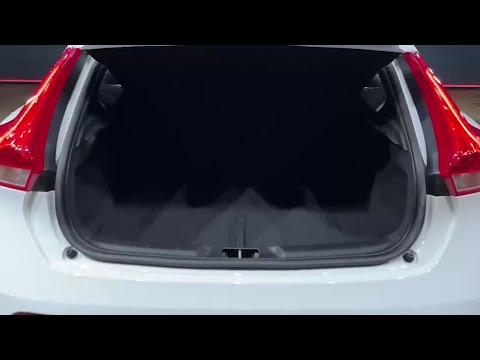 Volvo V40 T2 KENETIC - FACTORY ALLOYS - REVERSE CA - Image 2