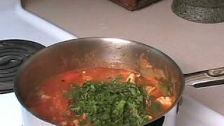 preview picture of video 'Spicy Chicken Curry, Easy Indian Recipe'