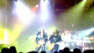 Skynyrd's Concert Clip can't ya smell that smell