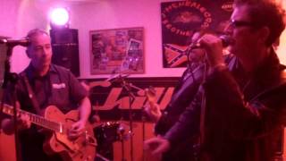 Chillidogs + Phil Twangy : Tanqueray (Dr Feelgood)