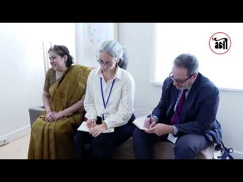 আগামী নির্বাচন হবে গণতন্ত্রের নতুন ভিত্তি, প্যারিসের মেয়রকে ড. ইউনূস