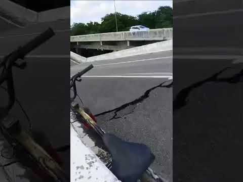 Parte da ponte na BR-101 sobre o Rio Paraíba desaba em Santa Rita no sentido João Pessoa PB