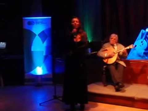 Fado Menor " Minha Mãe eu canto a noite "