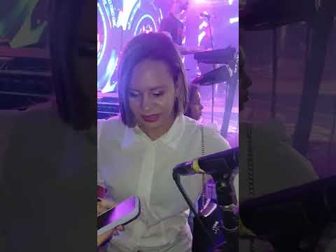 Cantor Guilherme Silva em lagoa d'água do São Francisco  município  de Botupora  Bahia