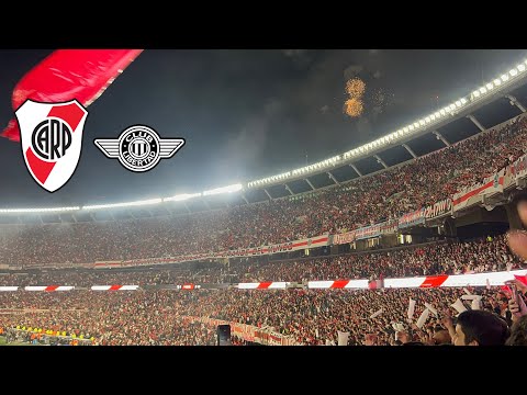 "RECIBIMIENTO EN LA NOCHE DE COPA | DESDE LA POPULAR | RIVER VS LIBERTAD" Barra: Los Borrachos del Tablón &bull; Club: River Plate