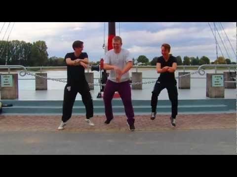 Jumping eMPii - Gangnam Style