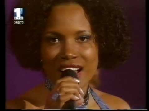 FC 2001: Lura & Paulo - "Da Terra À Lua"