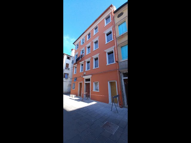 RIF. 3079 CHIOGGIA CENTRO STORICO - CASA SINGOLA A POCHI PASSI DAL CENTRO CON DUE UNITA'