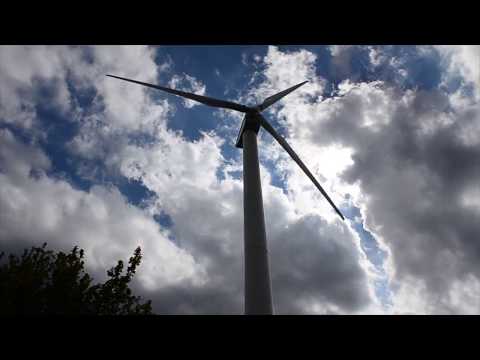 La pala eolica presso Pennula di Groppallo, Valnure Piacenza (PC)