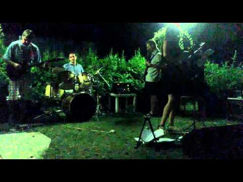 Undercover - Alanis Morissette tribute band - Alanis Morissette revival Sometimes