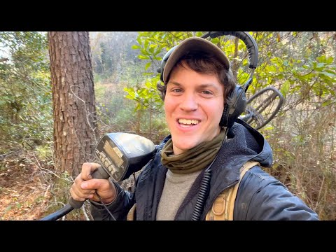 Strange Discovery made in a 1700s Homestead! (Metal Detecting 2025)