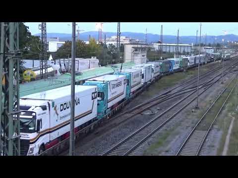 193 718 vertrekt met een Rola vanaf Freiburg richting Novara Boschetto 19 9 23