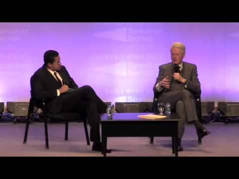 Bill Clinton Tells 4,500 at UAlbany: 'Make the Future You Want'