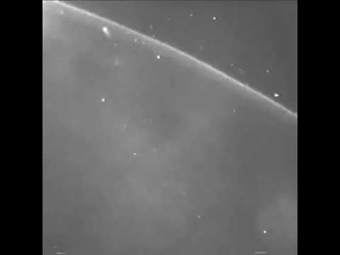 UFO caught by the Shuttle Mission STS-48 / Discovery (1991)