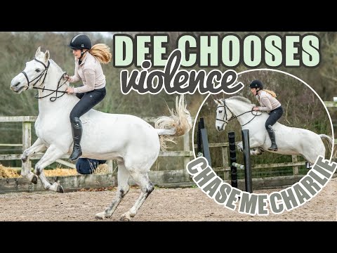 *BAREBACK* CHASE ME CHARLIE ON A VERY NAUGHTY PONY ~ Dee seeks revenge | Equestrian vlogmas
