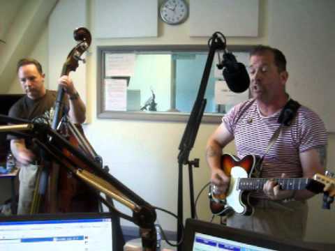 The Ricardos performing MAMA on Russell Hill's Country Music Show. 7th July 2013.