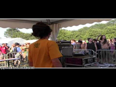 BLACKBOARD JUNGLE SOUNDSYSTEM (fr) - blessing steppa peoples @ dub corner pt23 \ dour 20-07-2013