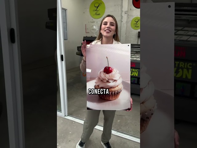 Vídeo relacionado con Cuadro personalizado con Foto. Lienzo personalizado con Foto. Regalos personalizados para Hombre. Cosas Personalizadas para Regalar. Poster Personalizado. Cuadros Personalizados con Foto 90x60cm