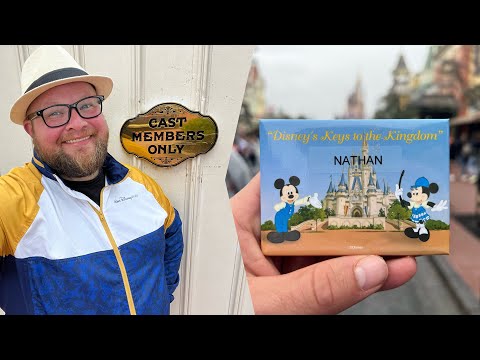 Disney’s Keys To The Kingdom Tour | Magic Kingdom Utilidors & Haunted Mansion Servants Quarters