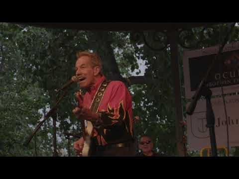 03 Rockin the 50s - The Fireballs - George Tomsco, lead vocals and guitar
