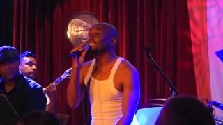 Kenny Lattimore sings a House is not a home - Dave Koz Cruise 2016