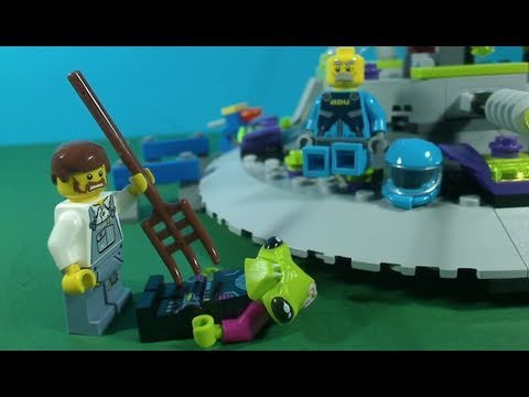 Vidéo LEGO Alien Conquest 7052 : L'OVNI kidnappeur