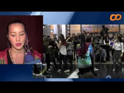 Denise Rosenthal gave a sensual show at the Quinta Normal Metro Station.