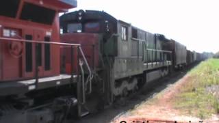 preview picture of video 'AC44i-9052 e C30-9256 em Santa Fé do Sul - S.P.'