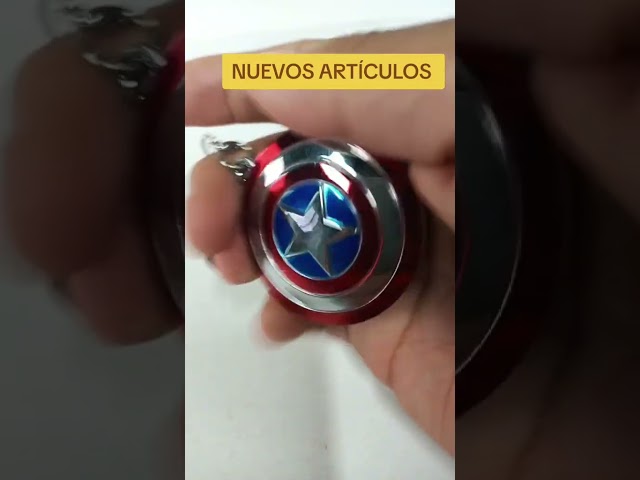 Vídeo relacionado con Wolostore Llavero Luz LED Metacrilato Efecto 3D con cierre de Mosquetón Cambia Color Regalo Original (Escudo Capitán América)