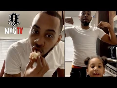 JoJo Simmons Makes Peanut Butter & Jelly Sandwiches For Dinner!