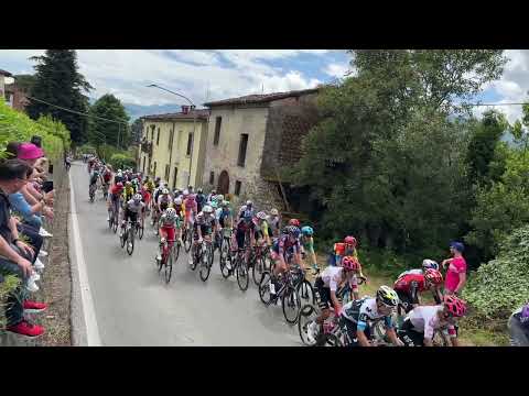 Giro d'Italia pass through Barga in 60 seconds