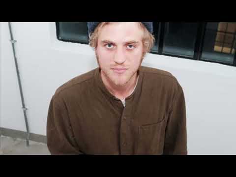 Johnny Flynn Talks About Therapy And Other Things On BBC’s Saturday Live