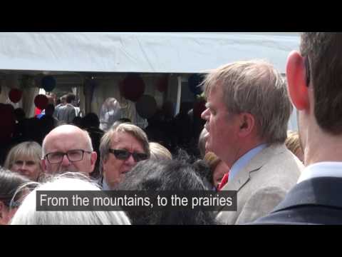 Garrison Keillor leads God Bless America sing-along