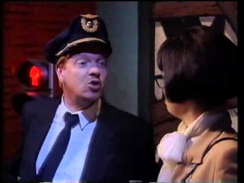 AATAMI JA BEETAMI lentokapteeni Johanson ja rouva