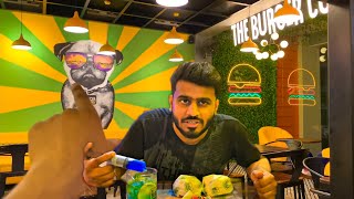 क्या Ambience है भाई😱|The Burger Company-Prayagraj | The Biggest Outlet In INDIA |Ghumakkad Prayagi🔥