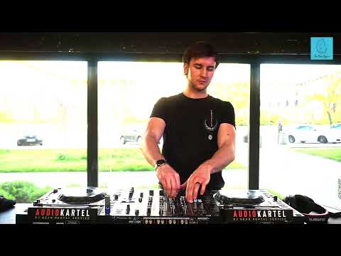 The Blue Oyster: Nikos Budi / 03.05 / 18 - 19