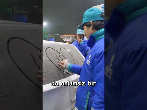 Arabaya çizmeye başladı, sahibi gidemedi #shorts