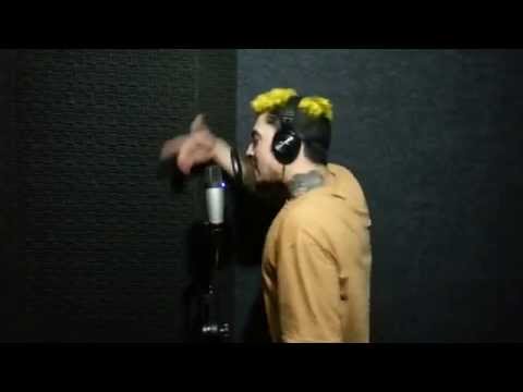 Laboce (D'lamotta) gravando "Cocaína" com Distrito na Banca Clandestina