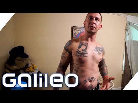 Ku Klux Klan dropouts: Can you stop being racist? | Galileo | ProSieben