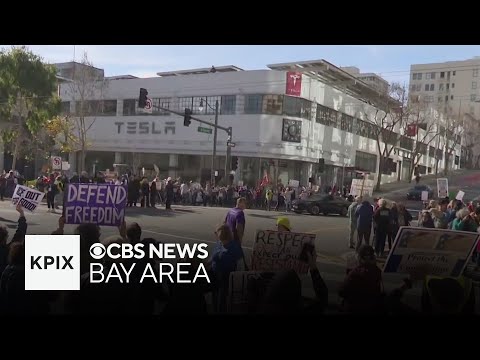 Demonstrators gather in San Francisco over killing of Renee Nicole Good