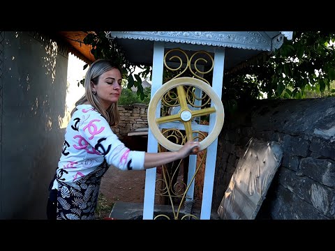 Life in a Ukrainian village. Cooking meat for dinner recipes.