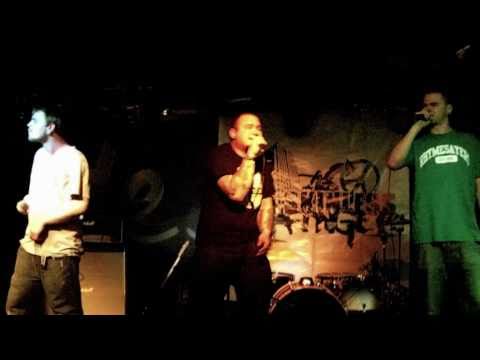 Gracious Bears - Game Face feat. Ash P LIVE @ De Bees, Winsford