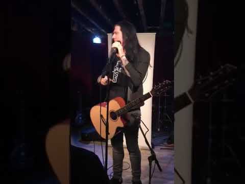 Todd Kerns (from Slash and Bruce & Bob Kulick Band) Detroit Rock City acoustic May 2018