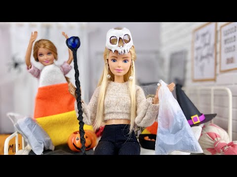 Emily's Vlog: Trying on Halloween Costumes 🎃  Emily & Friends - Barbie Doll Videos