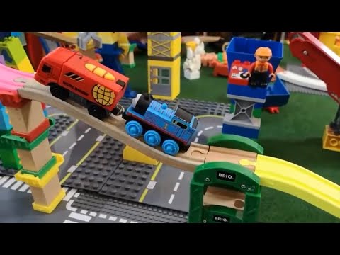 Play, Brio, Lego, Thomas Train, Dump Truck Excavator ,Vehicles for Kids,Toys Trains, Tractor, Bus Video