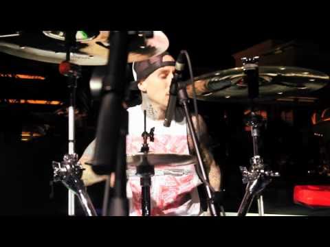 Yelawolf ft. Travis Barker - Billy Crystal_ Good To Go at XS Nightclub [www.keepvid.com].mp4