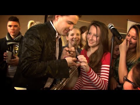 PETER SAX SHOWTIME (Ep. 1): Sax at School