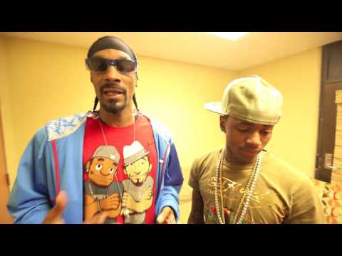 Snoop Dogg and Soulja Boy backstage - SNOOP DOGG is wearing SERIOUS PIMP Sunglasses!
